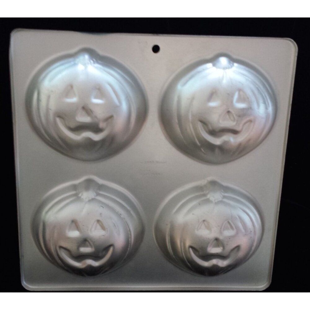 Halloween Wilton Little Pumpkin Jack-O-lantern Cake Pan Jello Mold 2105-9497
